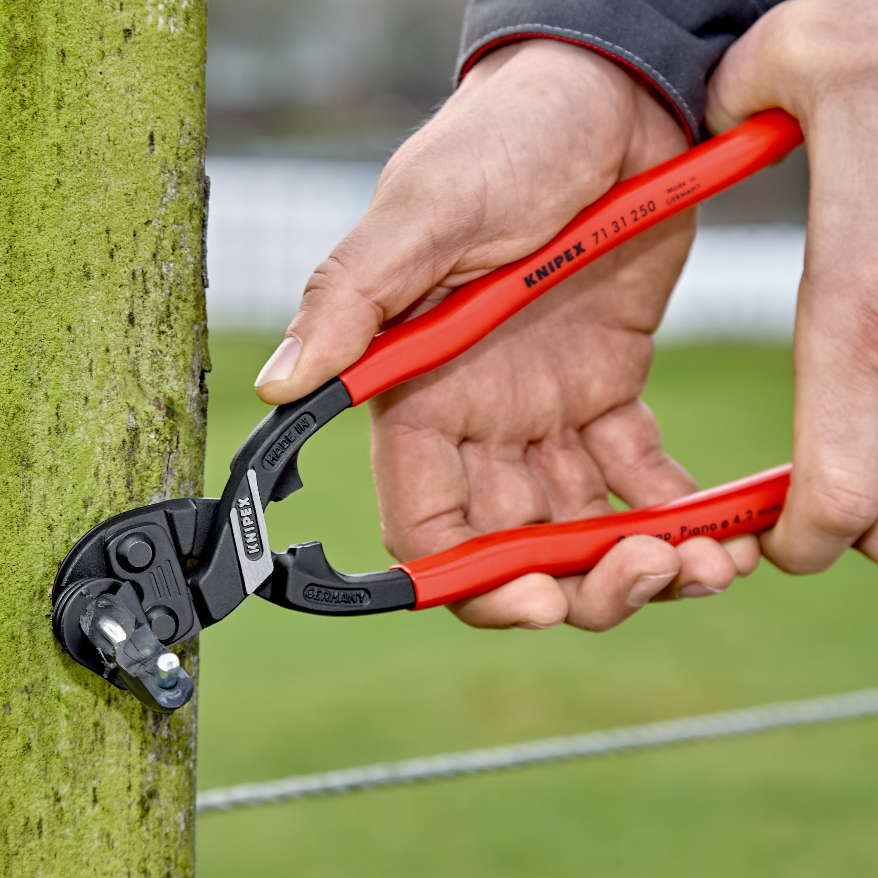 71 31 250 | CoBolt® Compact Bolt Cutters | Coated Handle | Black Atramentized - 250mm