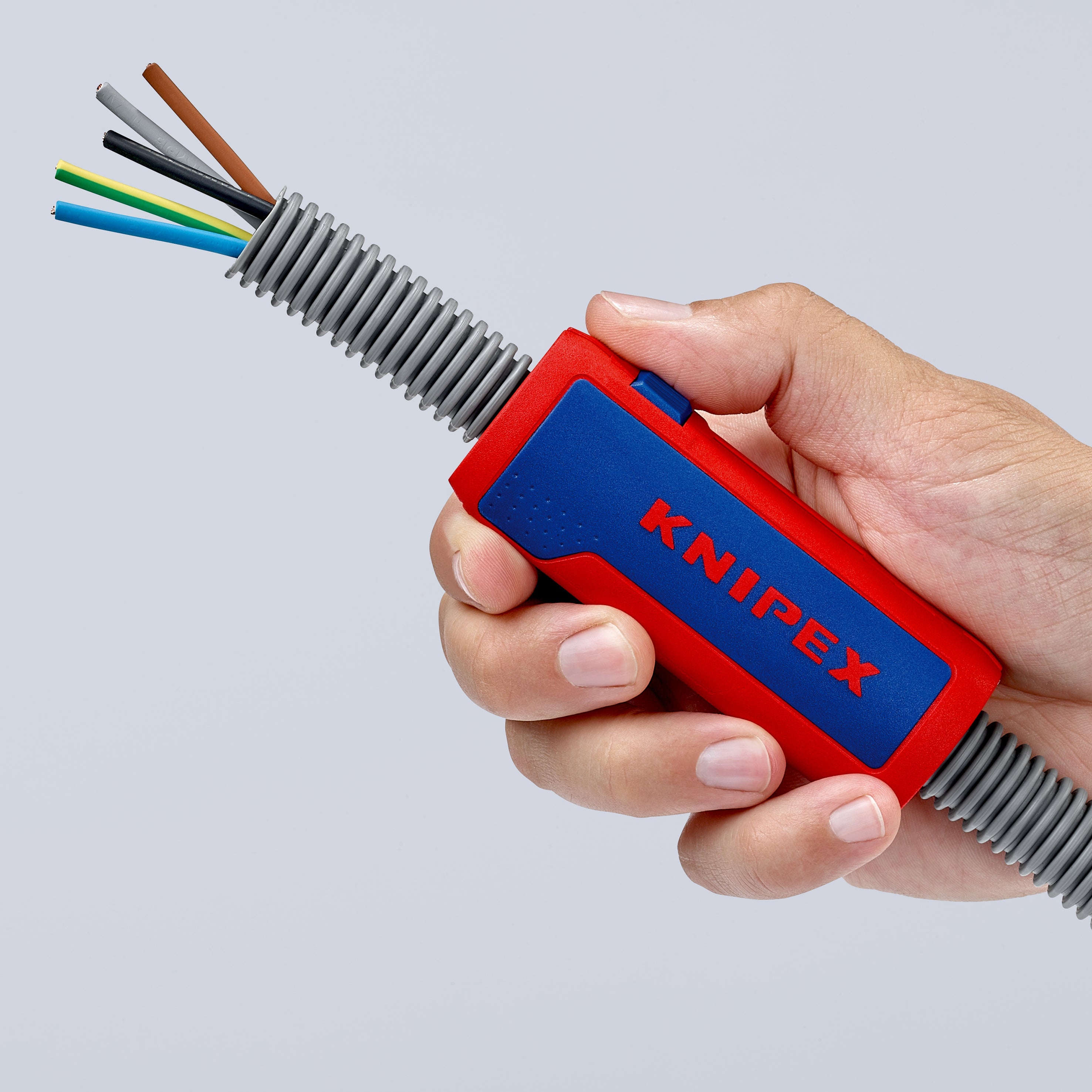 90 22 01 SB | TwistCut® Corrugated Pipe Cutter (13-32mm Capacity)
