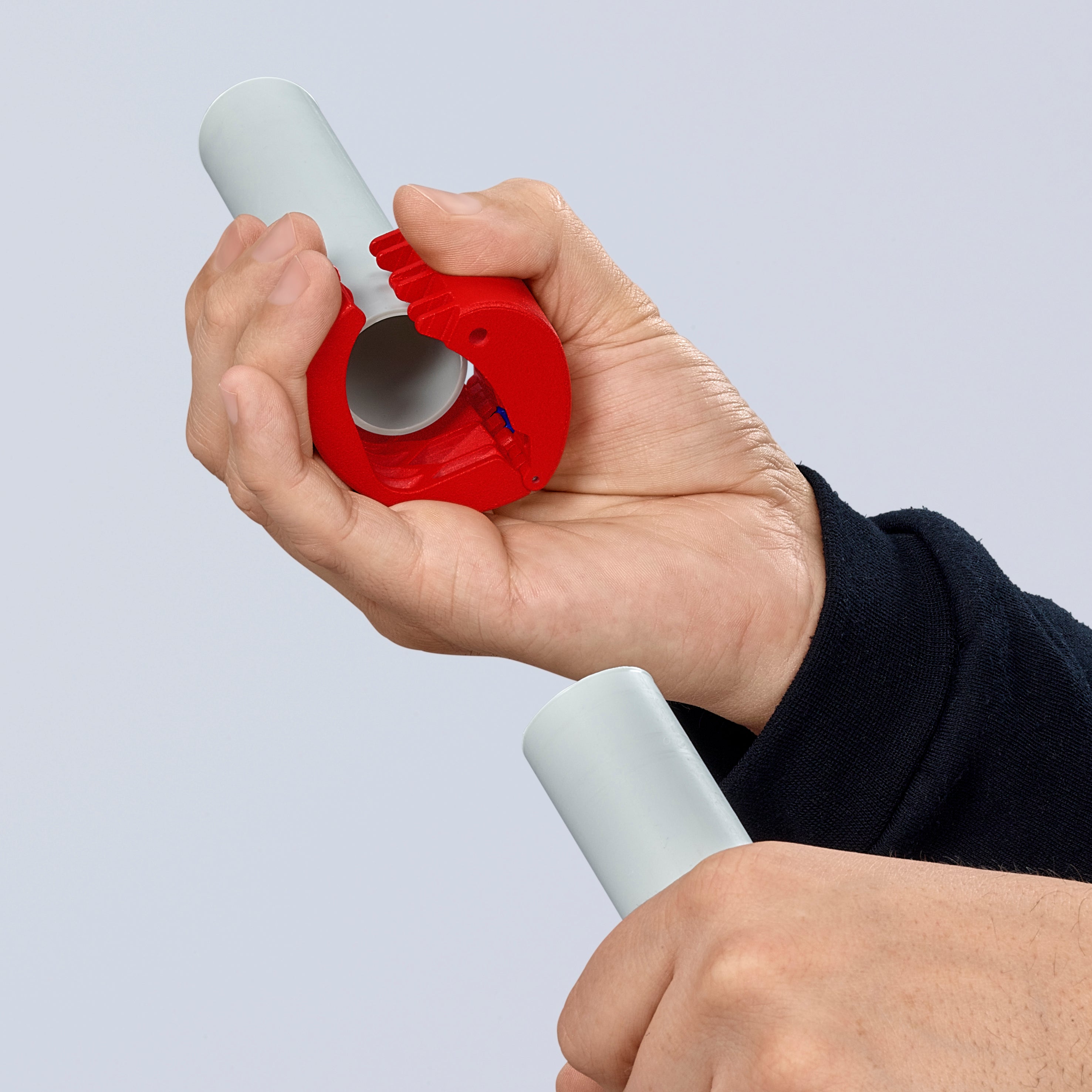 90 22 10 BK | BiX® Plastic Pipe Cutter (20-50mm Capacity)